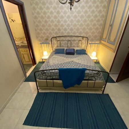 Casa Kamalei, Tra Plebiscito E Lungomare Apartment เนเปิลส์ ภายนอก รูปภาพ
