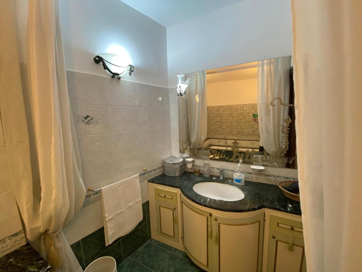 Casa Kamalei, Tra Plebiscito E Lungomare Apartment เนเปิลส์ ภายนอก รูปภาพ